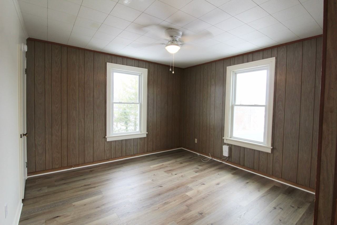 205 S Willow St - Photo 6 of 12