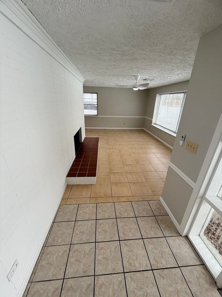 5140 E 62nd St - Photo 3 of 14