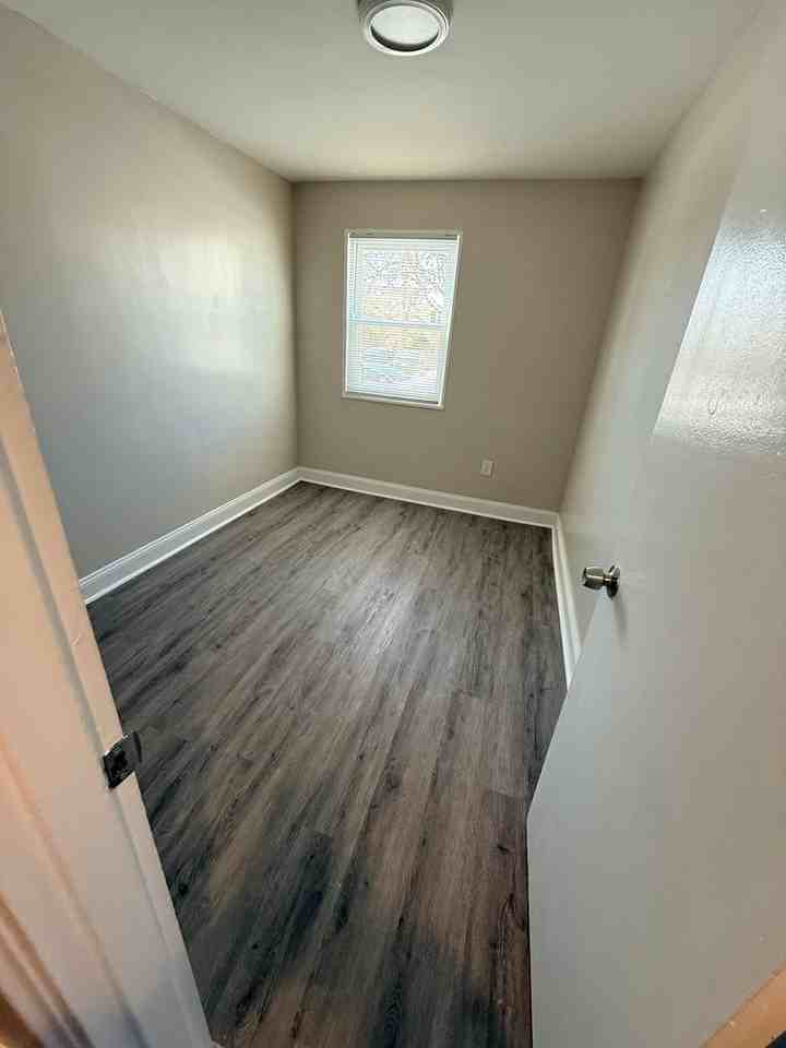 1841 N Dinwiddie St - Photo 5 of 18