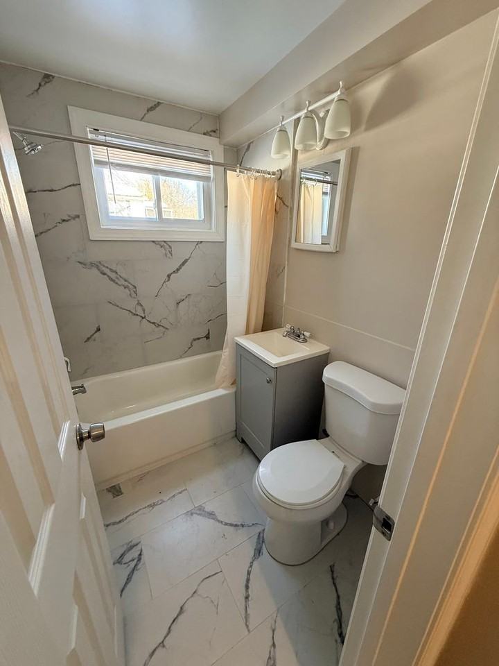 1841 N Dinwiddie St - Photo 7 of 18