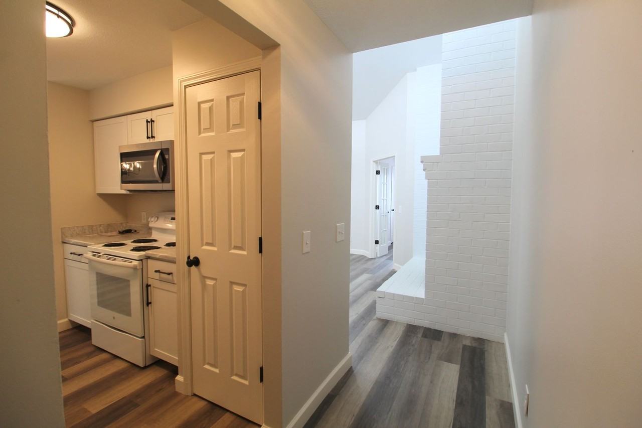 1116 Blue Ridge Dr - Photo 5 of 22