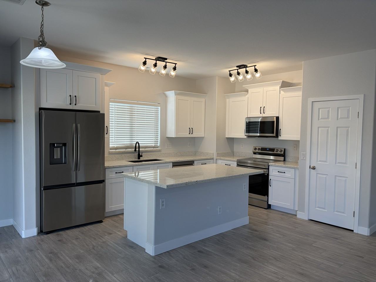 4768 North Village Parkway - Photo 2 of 25