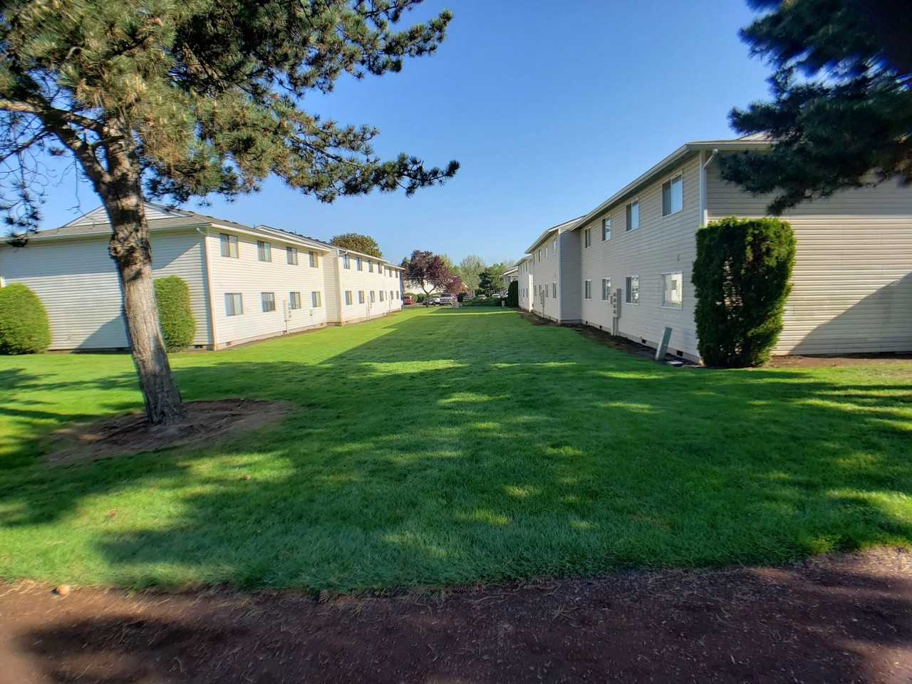 Greenwood Park Apartments - Photo 4 of 7