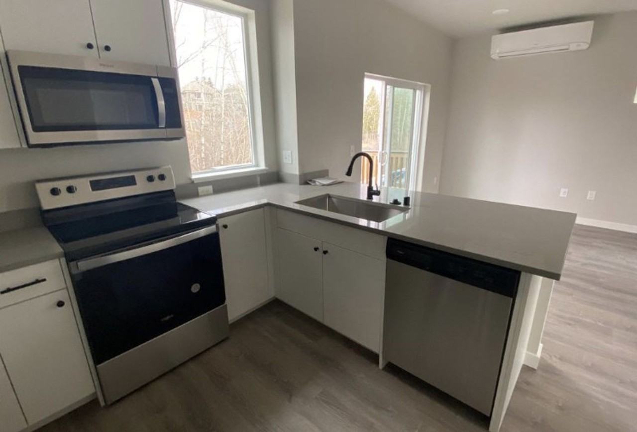 612 Telegraph Rd - Photo 3 of 22