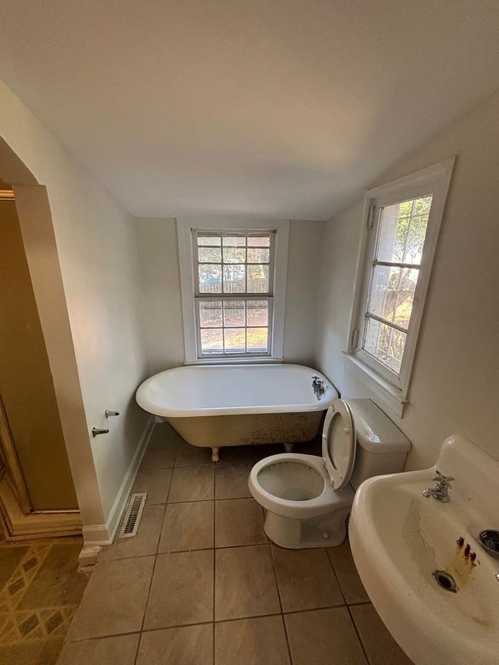 3216 Lyles St - Photo 4 of 6