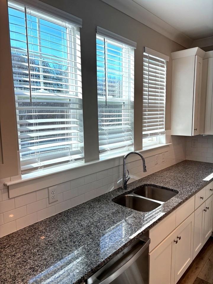 114 Glencoe Ln - Photo 7 of 50