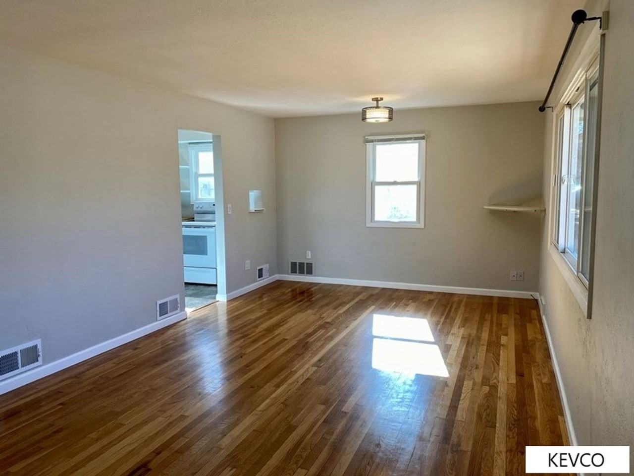 540 Sheldon Dr - Photo 2 of 25