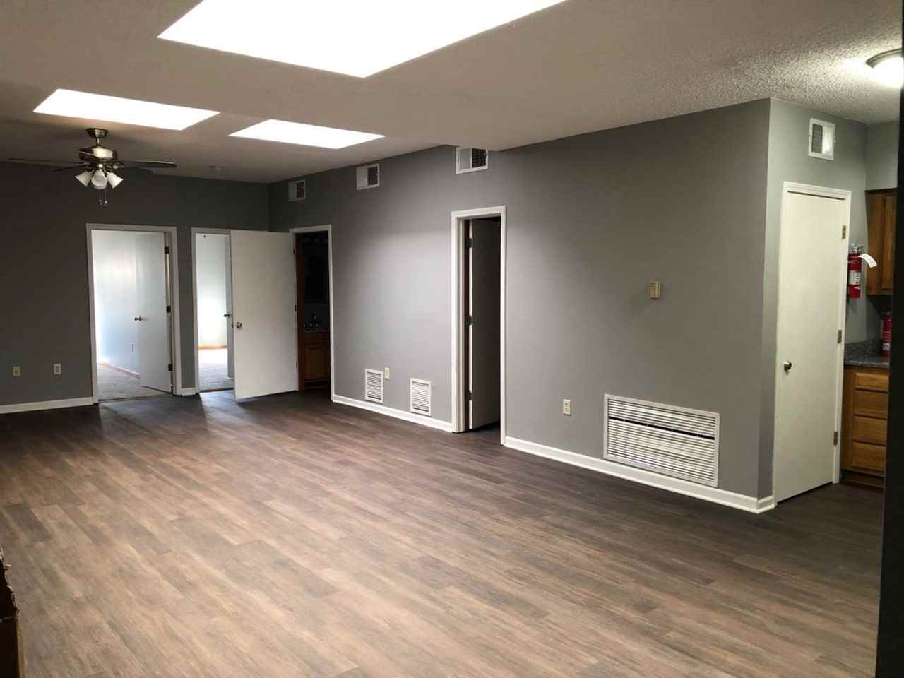 911 Massachusetts - Photo 5 of 13