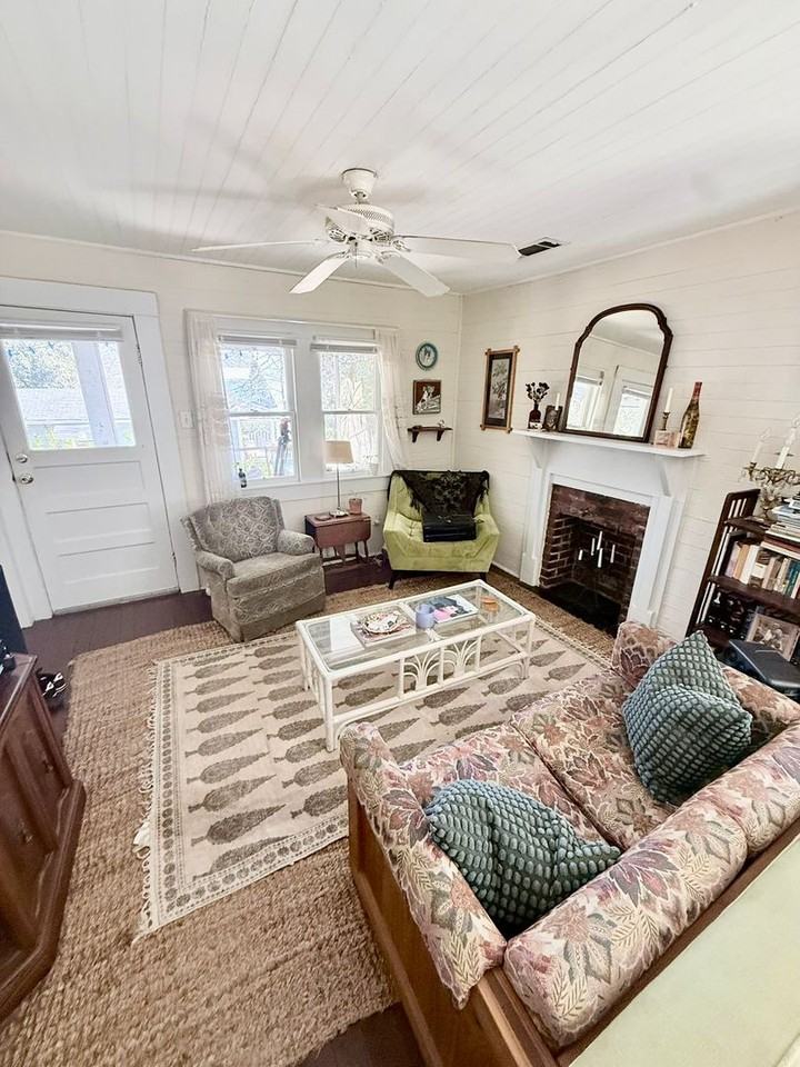 136 Easy St - Photo 2 of 11