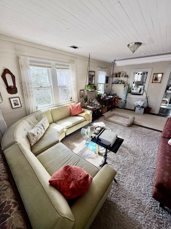 136 Easy St - Photo 3 of 11