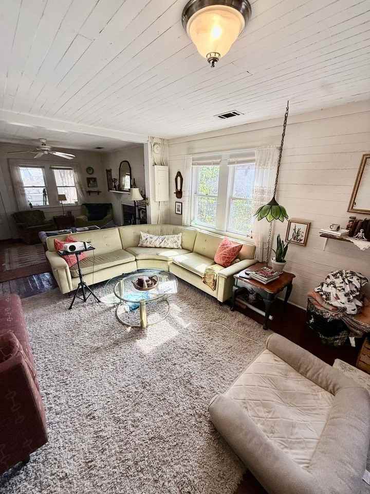 136 Easy St - Photo 4 of 11