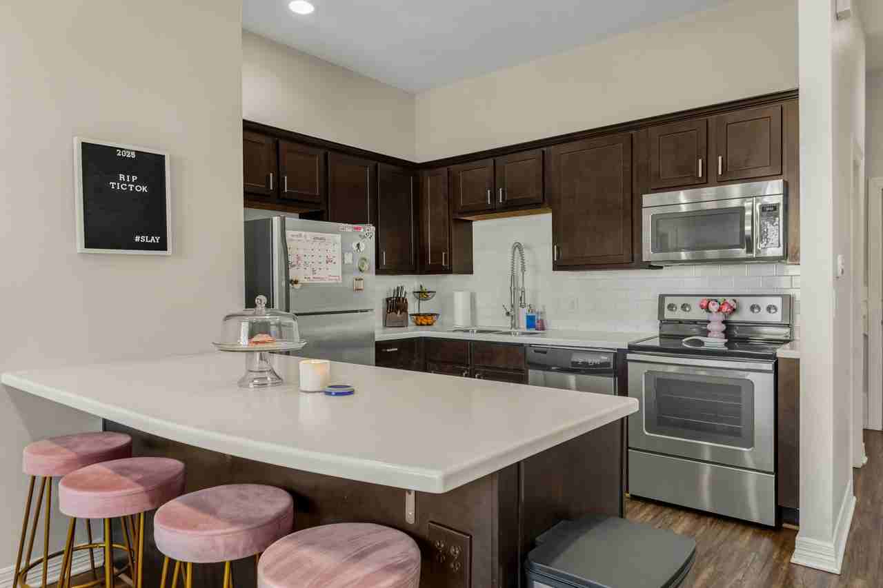 1026 Foster Avenue - Photo 2 of 40