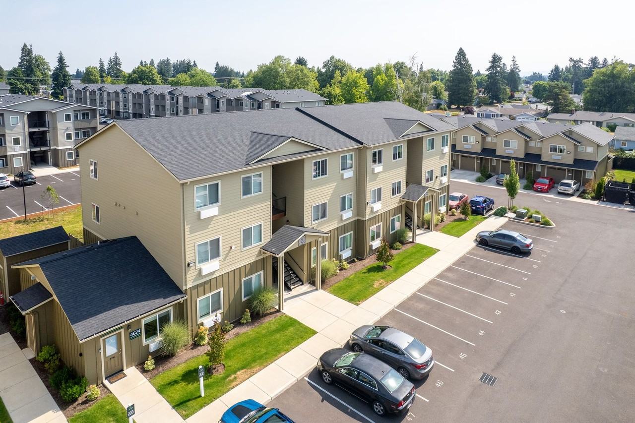 Autumn Woods Apartments - Photo 3 of 7