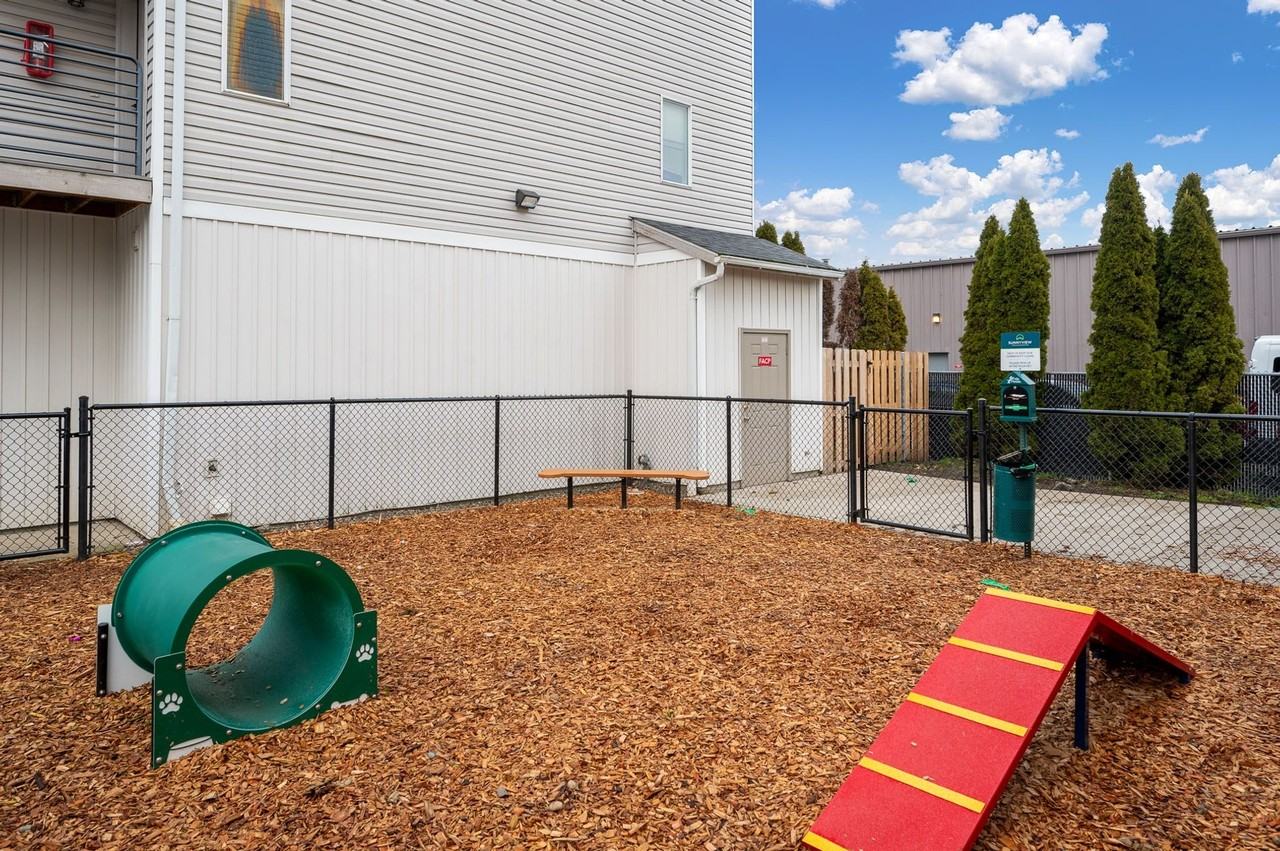 Sunnyview Townhomes - Photo 7 of 7