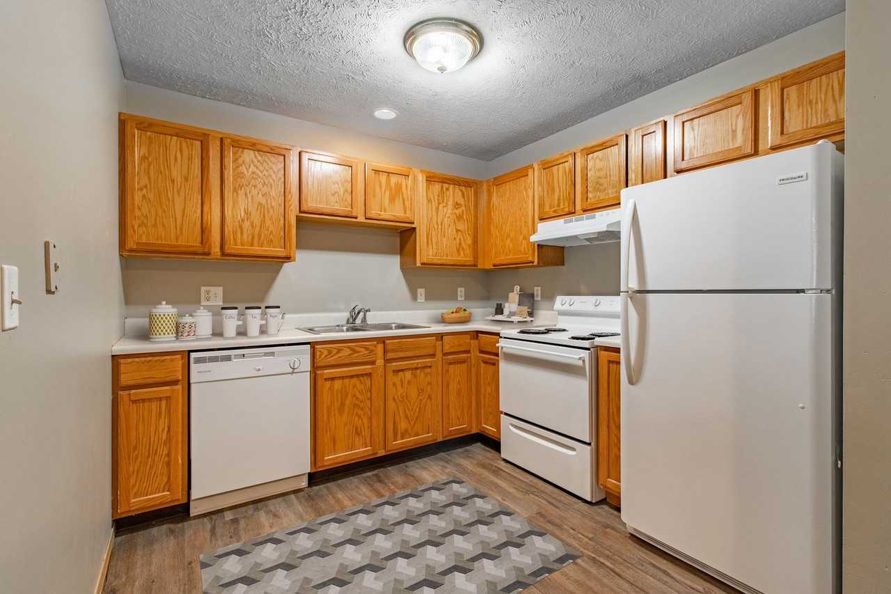 102 Donnie Drive - Photo 6 of 38