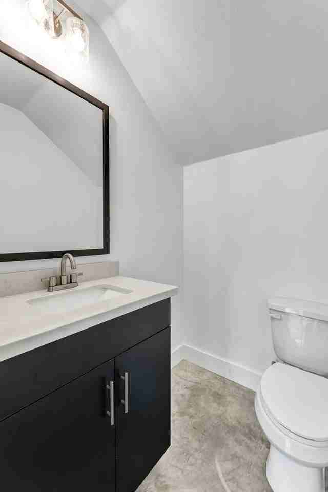 213 Lynn Dr - Photo 7 of 34