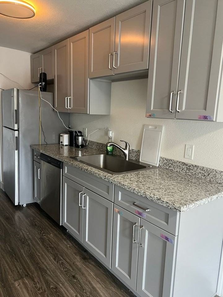 Manzanita Manor - Photo 6 of 6