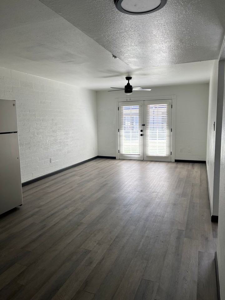 60 On Roger Apartments - Photo 3 of 8