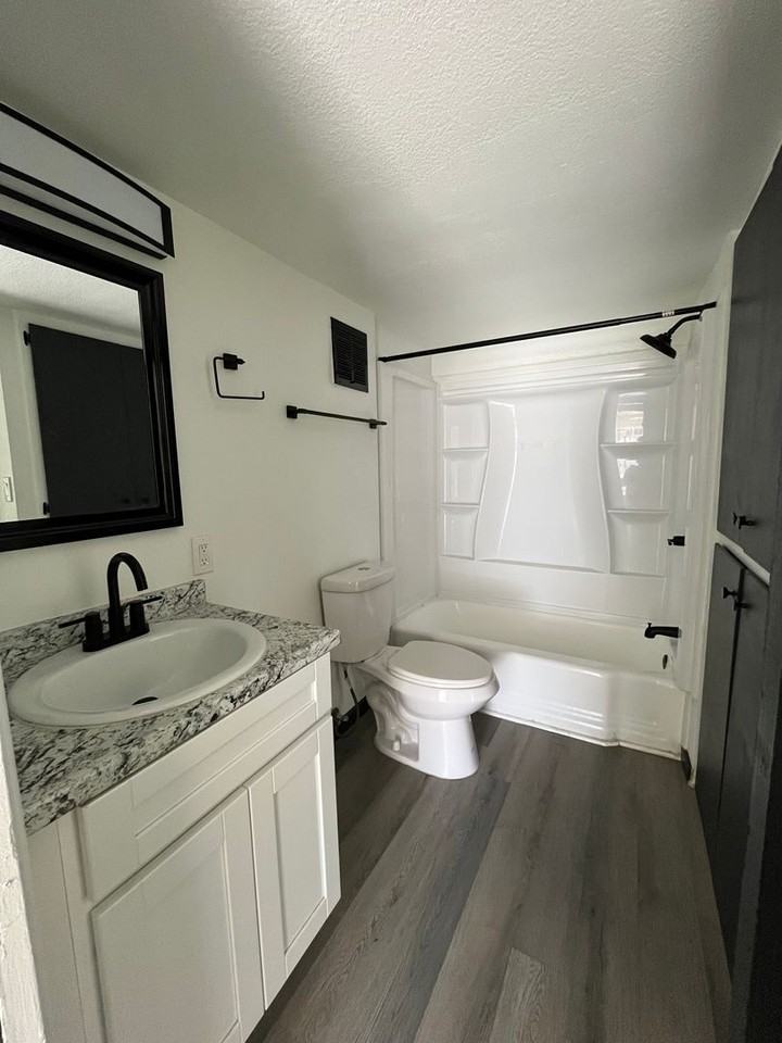 60 On Roger Apartments - Photo 5 of 8