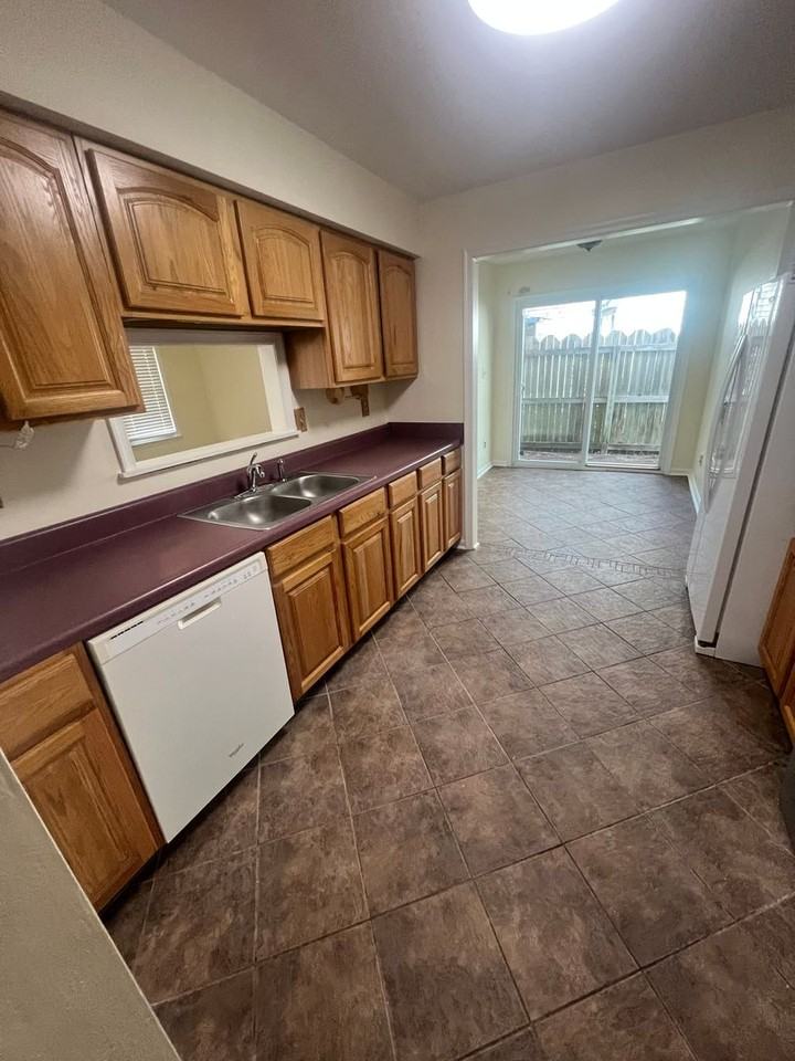 1642 High Plains Dr - Photo 4 of 24