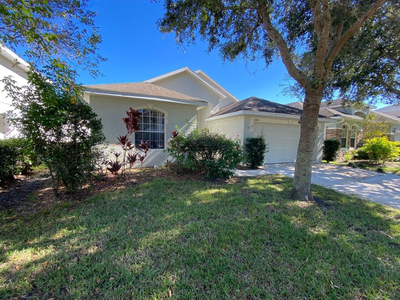 9444 Edenshire Cir - Photo 2 of 17