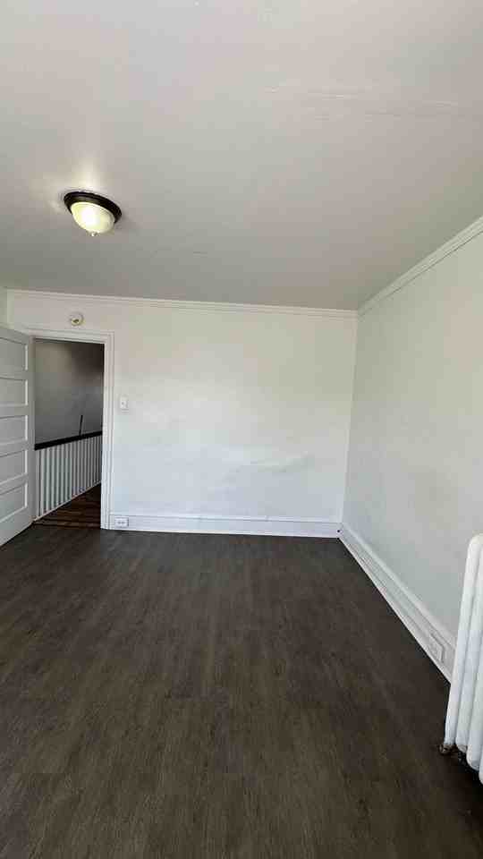 4829 N Hutchinson St - Photo 4 of 17