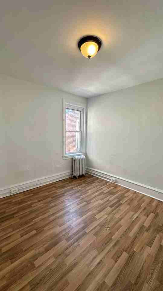 4829 N Hutchinson St - Photo 7 of 17