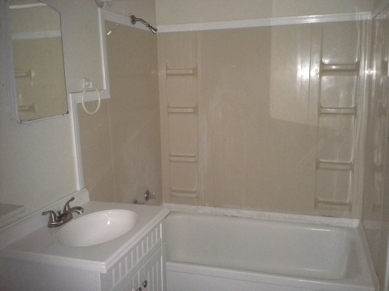 1007 Harvey St - Photo 5 of 7