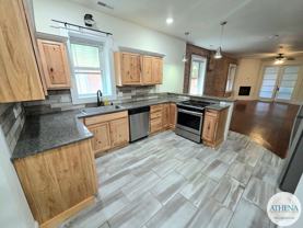 520 Broadway St - Photo 1 of 1