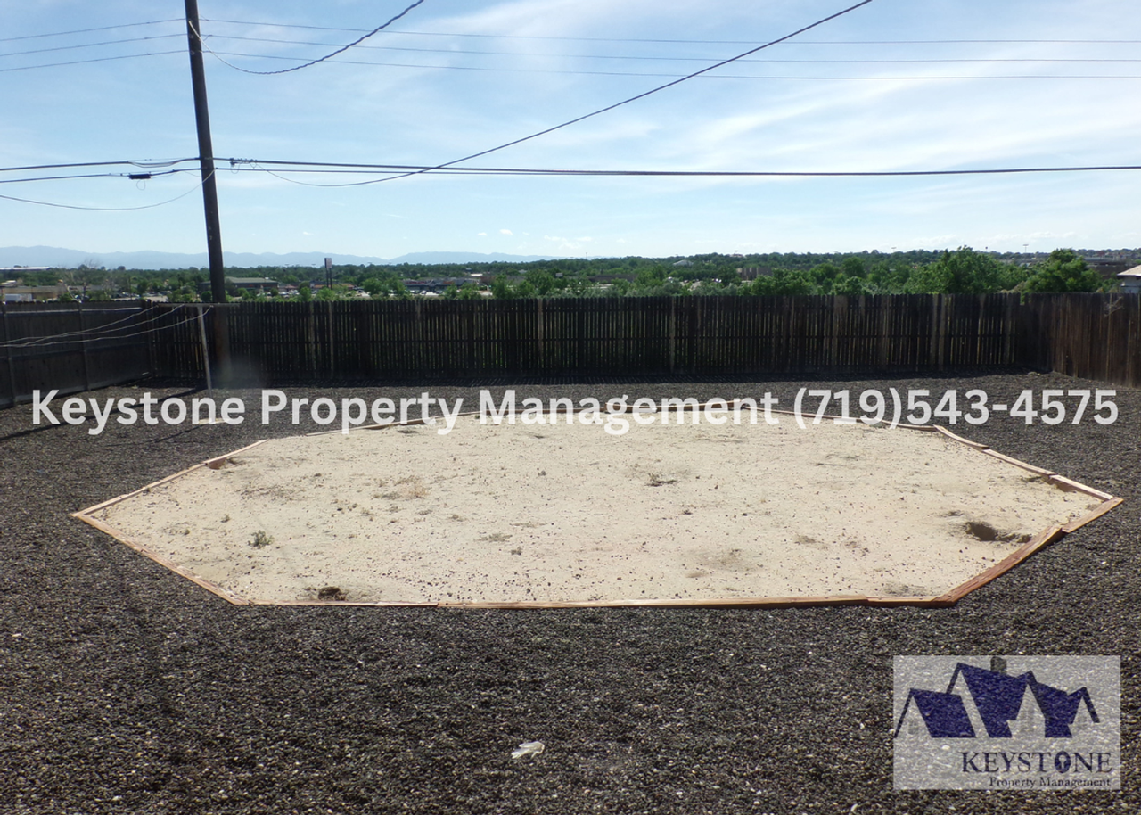 1819 Mohawk Rd - Photo 2 of 11