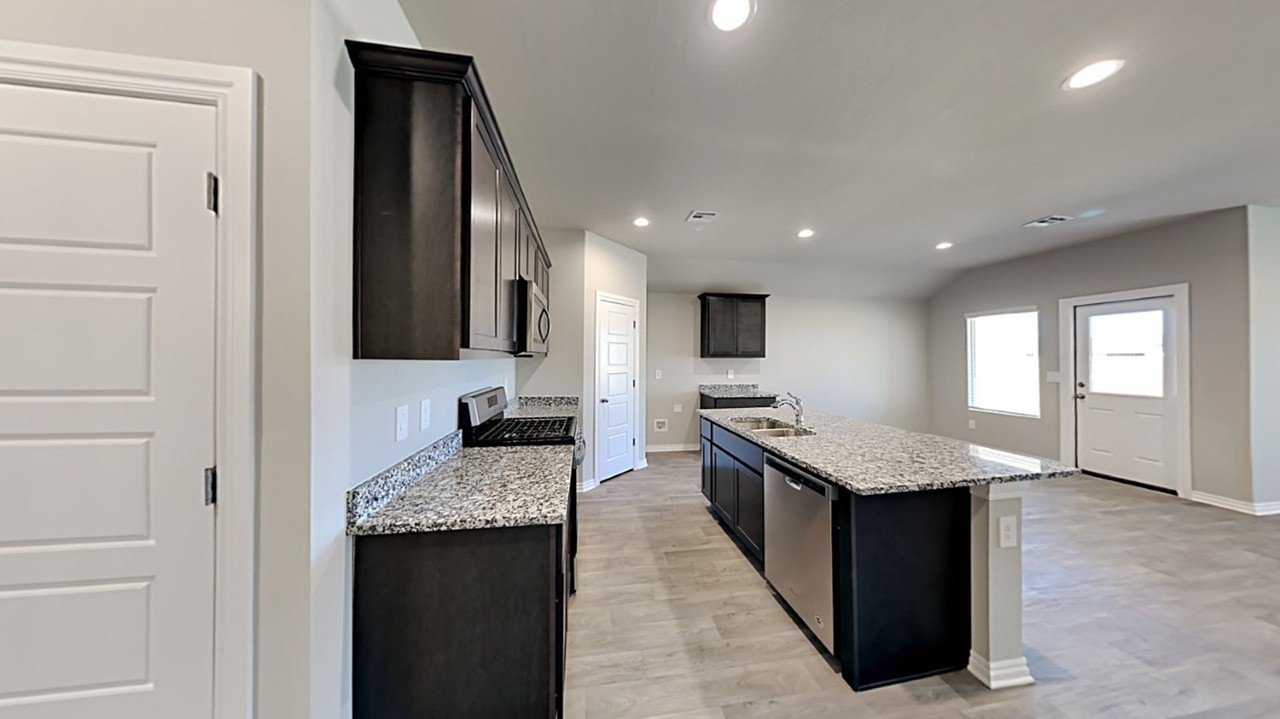 4200 Colt Dr - Photo 7 of 20