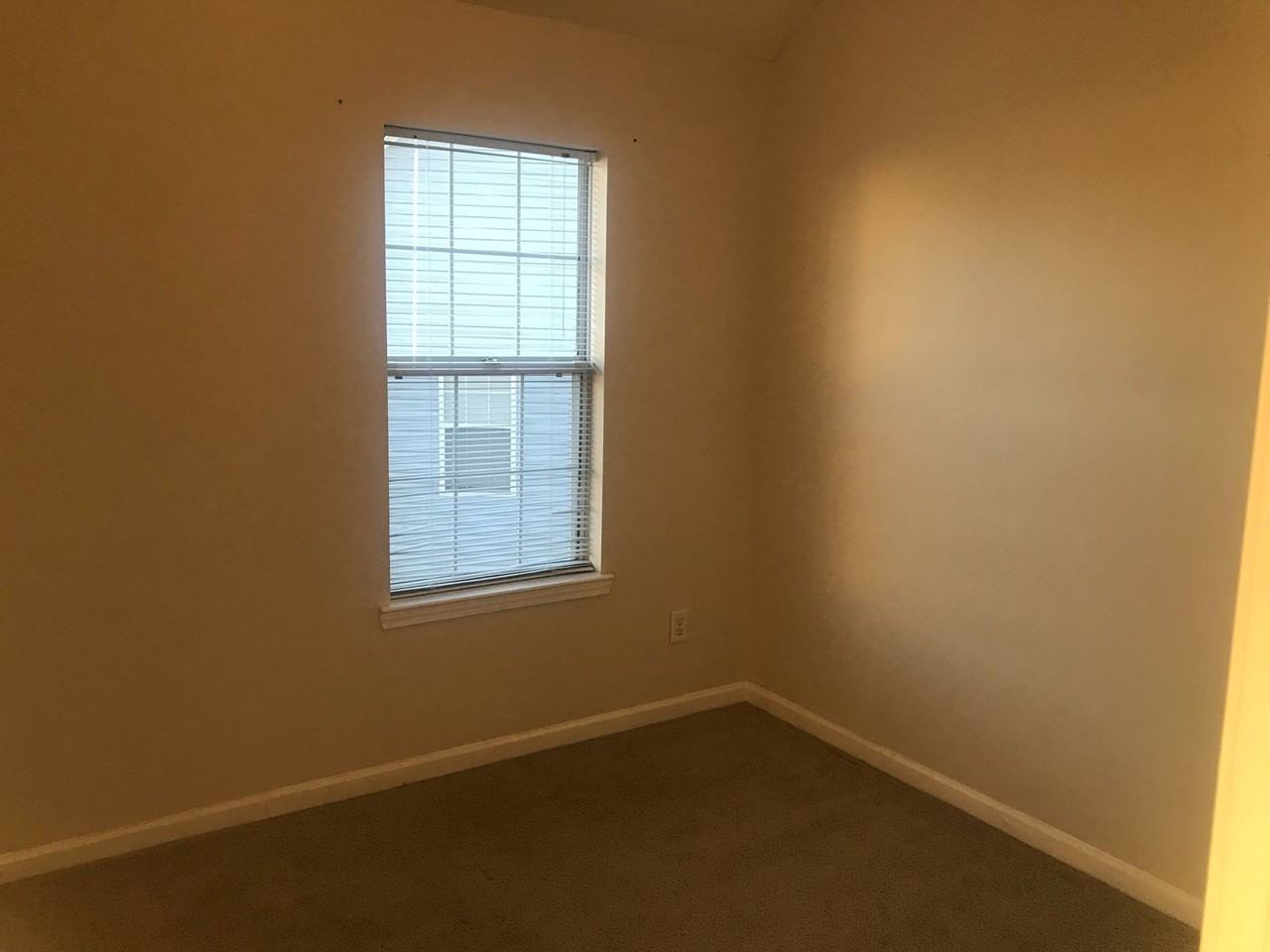 2536 Lancewood Ln - Photo 6 of 11