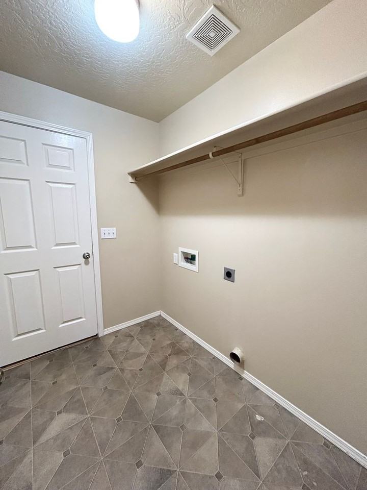 1858 W Owyhee Ave - Photo 6 of 28