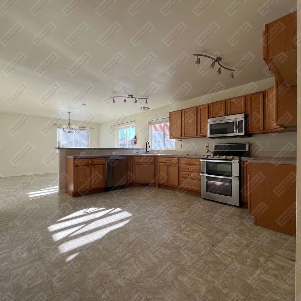 1209 Sioux Ave - Photo 3 of 16