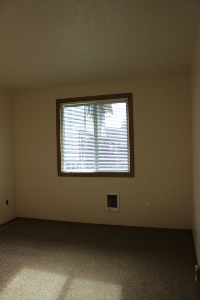 1239 Ne Thomas St - Photo 7 of 18