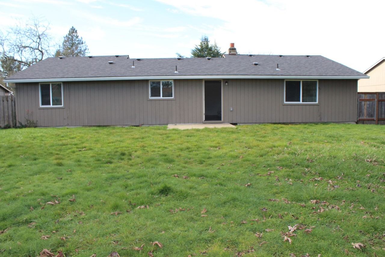 1826 Ne 24th Ave - Photo 2 of 14