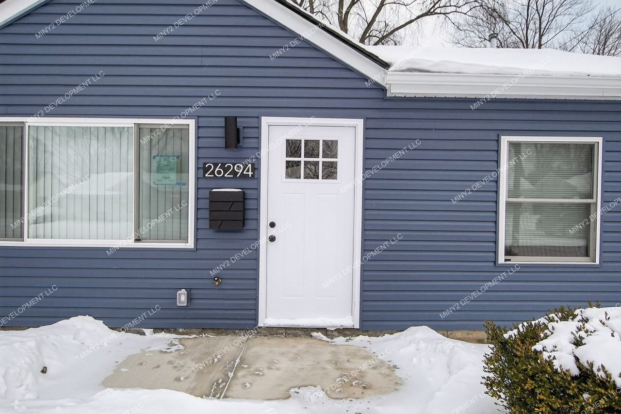 26294 Woodmont St - Photo 4 of 28