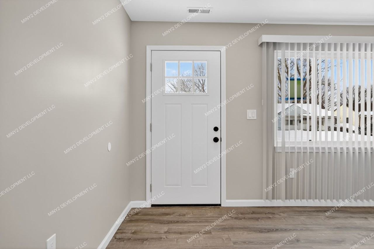 26294 Woodmont St - Photo 5 of 28