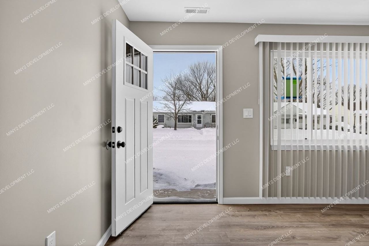 26294 Woodmont St - Photo 6 of 28