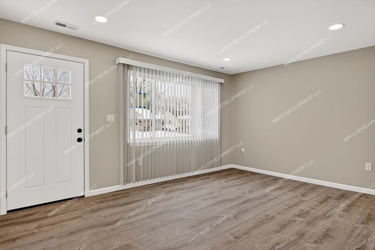 26294 Woodmont St - Photo 7 of 28