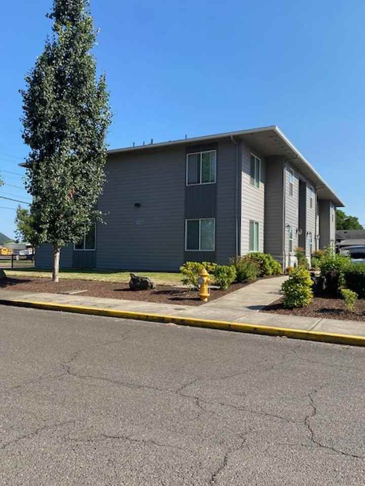 400 W Rose St #F - Photo 4 of 15