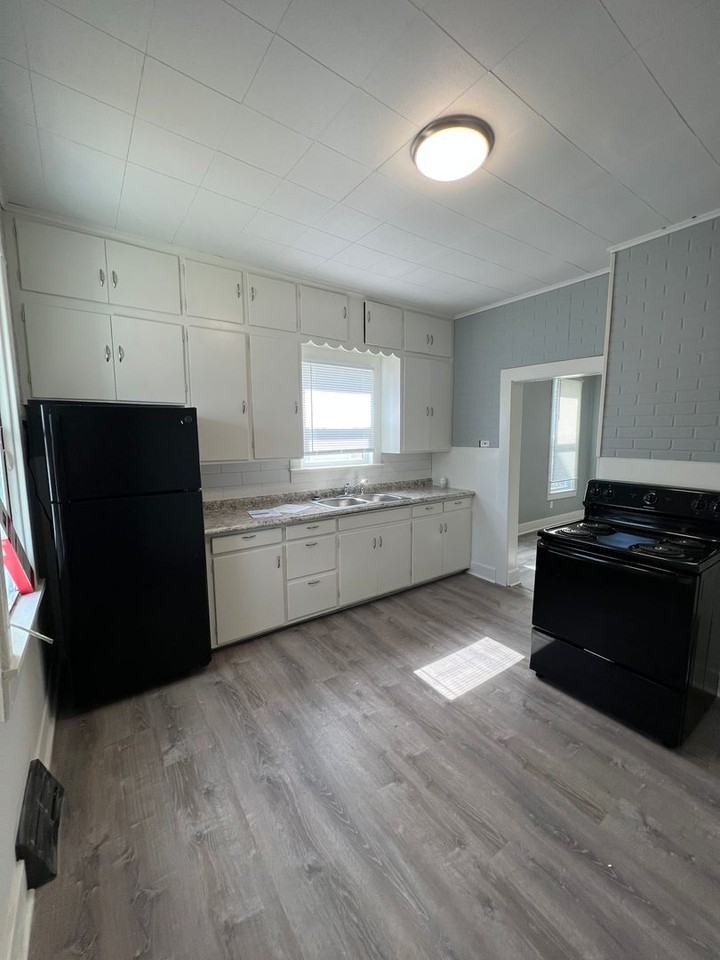 1213 14 1/2 St - Photo 2 of 20