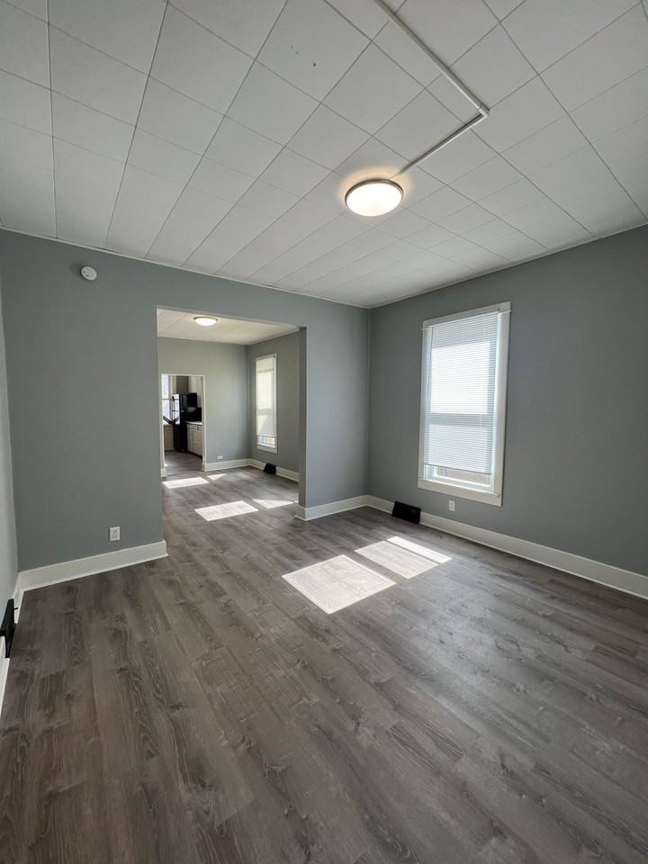 1213 14 1/2 St - Photo 5 of 20