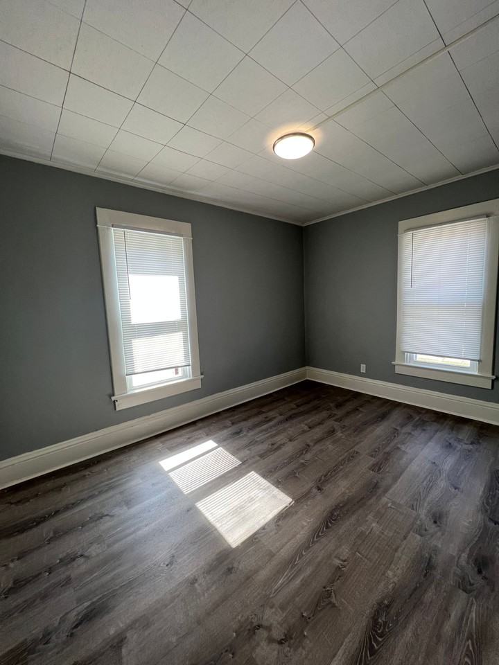 1213 14 1/2 St - Photo 7 of 20