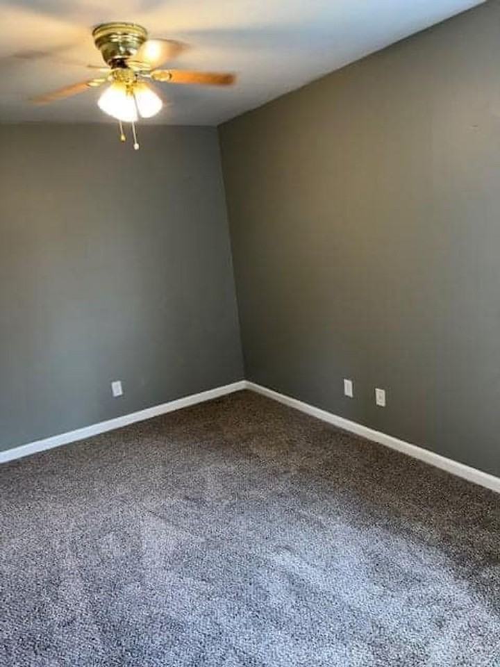 1715 S Linwood Ave - Photo 4 of 8