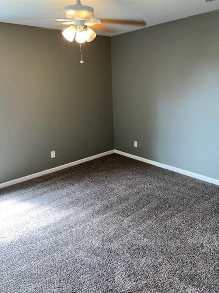 1715 S Linwood Ave - Photo 5 of 8