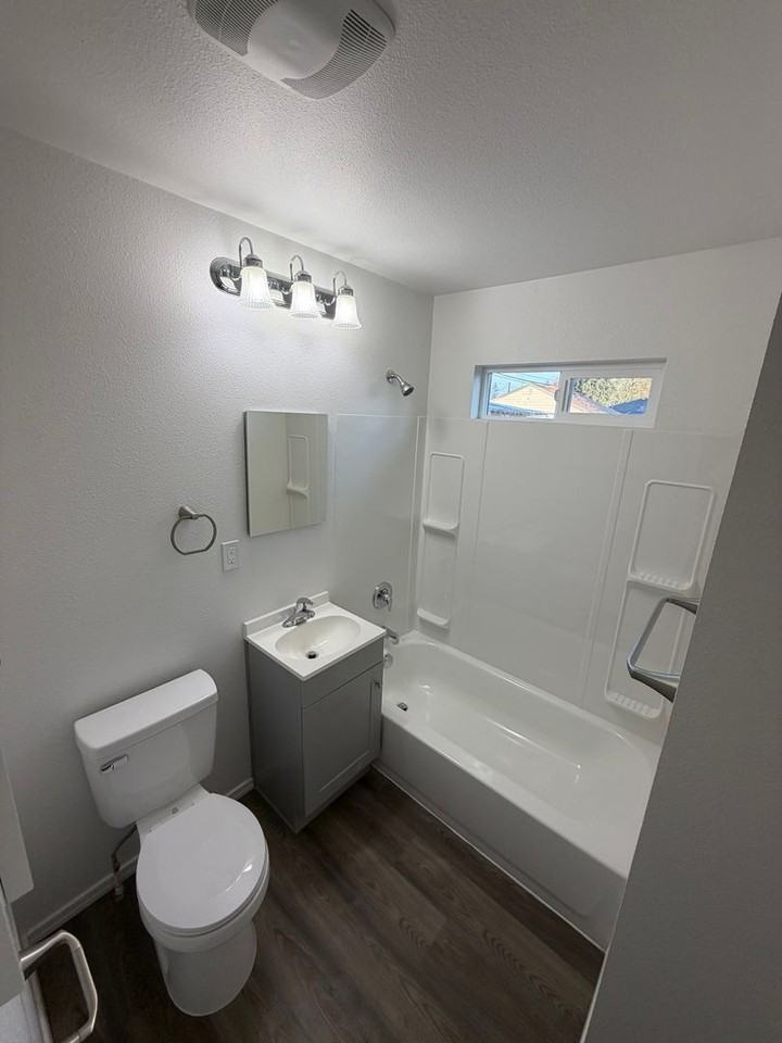 1675 S 2nd St #D - Photo 7 of 17