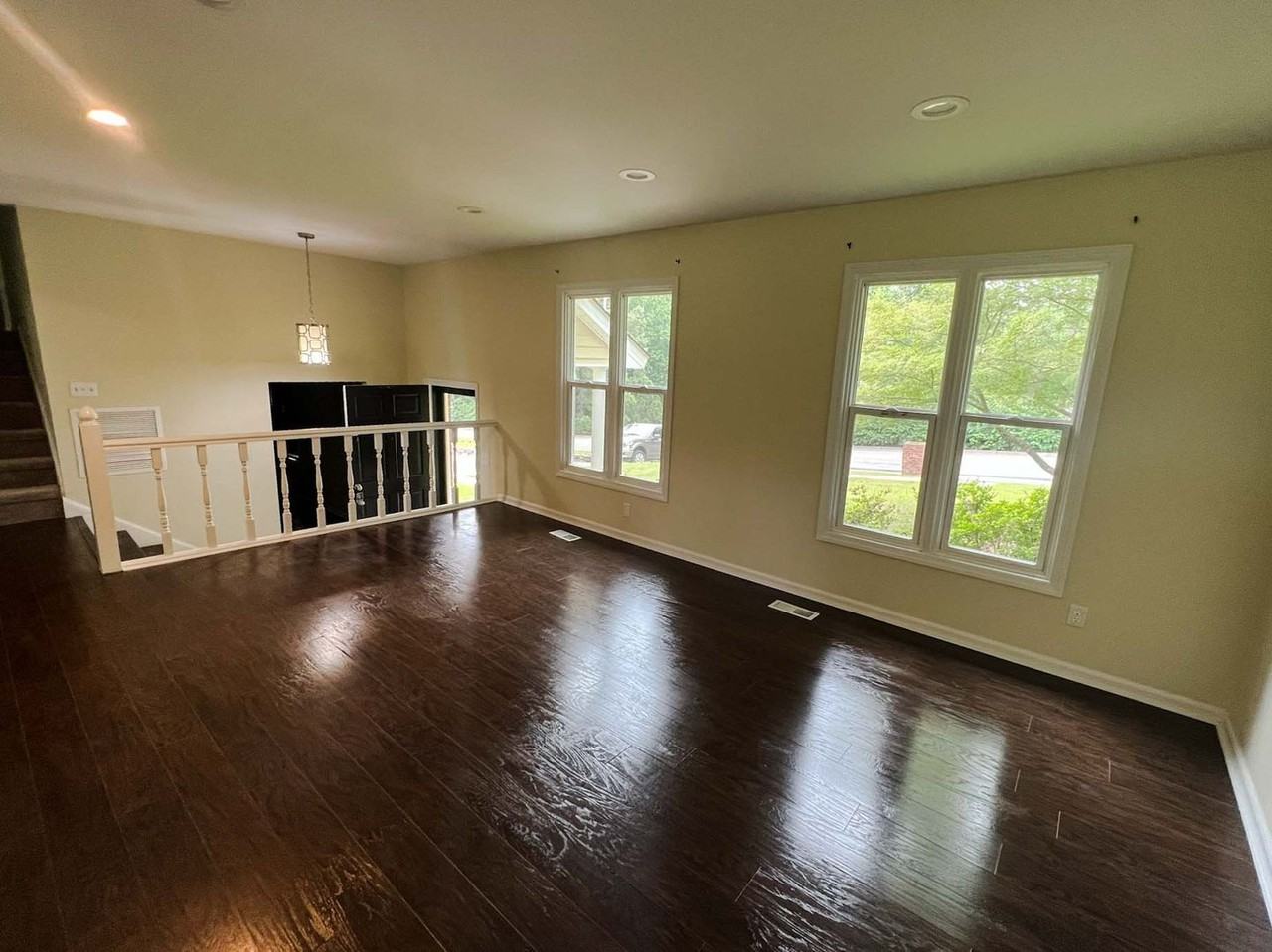 544 Hilliard Dr - Photo 2 of 16