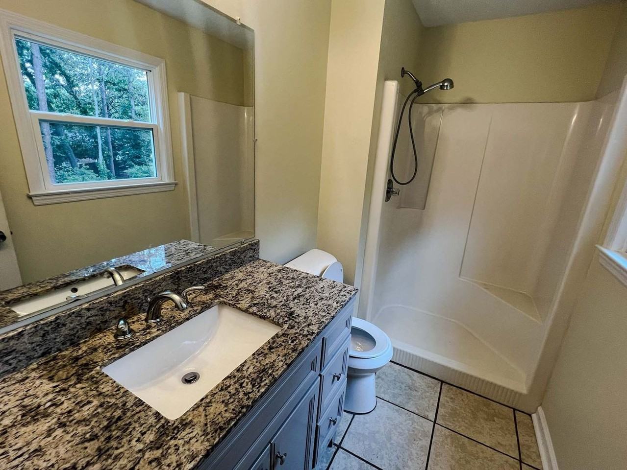 544 Hilliard Dr - Photo 5 of 16