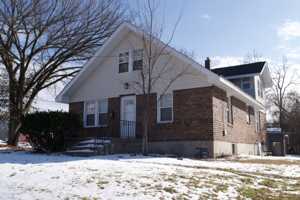 featured image of 1006 W Broadway